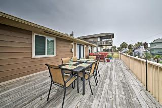 Steps to Beach Home with Deck in Galveston! - 9