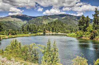 Private 2-Acre Retreat with MTN Views, Walk to River - 8