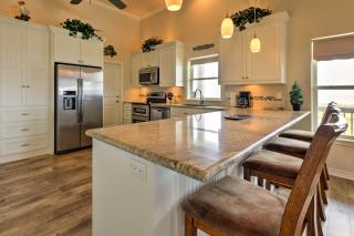 Port Bolivar Getaway with Ocean View Walk to Beach! - Port Bolivar - 9