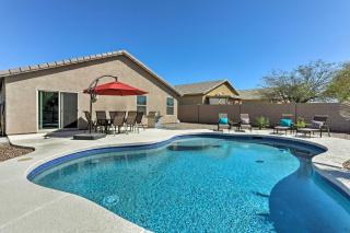 Backyard Oasis Updated San Tan Valley Escape - 3
