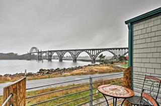 Waterfront Oregon Abode with Balcony and Ocean Views! - 9