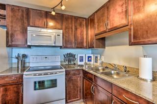 PCB Resort Condo with Balcony Walk to Beach! - Panama City Beach - 2