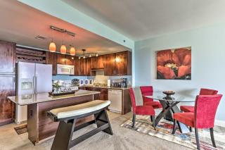 PCB Resort Condo with Balcony Walk to Beach! - Panama City Beach - 4