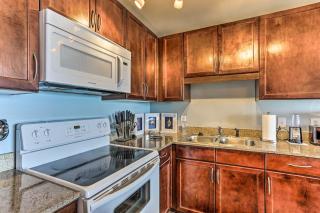 PCB Resort Condo with Balcony Walk to Beach! - Panama City Beach - 1