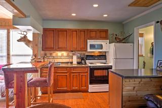 Paradise Cove Cabin with Boathouse and Dock - Guntersville - 5