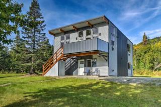 Secluded Getaway w/ Deck, Steps to Fritz Creek! - 8