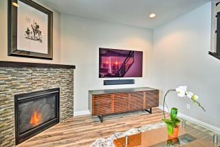Modern Anchorage Townhome - By Delaney Park Strip! - Anchorage - 6