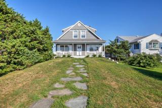 Luxe Waterfront East Quogue Home with Beach On-Site! - East Quogue - 9