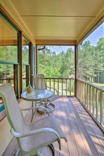 Cozy Pine Mountain Cabin w/ Screened Porch & Yard! - 9