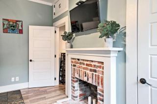 Historic Moss Point House with Loft - 6 Mi to Beach! - Moss Point - 7