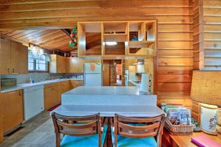 Waterfront Manson Cabin on Lake Chelan with Deck! - Manson - 1