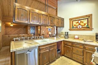 Rustic Truckee Lodge with Rec Room - Near Northstar! - 7