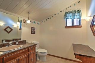 Rustic Truckee Lodge with Rec Room - Near Northstar! - 2