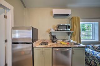 Downtown Branson Cottage with Pool Access! - Branson - 2