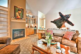 Waterfront Great Pond Cottage with Hot Tub and Deck! - Aurora - 7