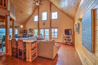 Luxe Alpine Cabin with Wraparound Deck and Mtn Views! - Alpine - 7