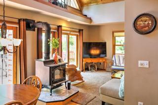Roomy House on 2 Acres - 2 Mi to Egg Harbor Beach! - Egg Harbor - 6