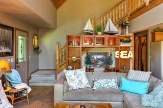 Roomy House on 2 Acres - 2 Mi to Egg Harbor Beach! - Egg Harbor - 7