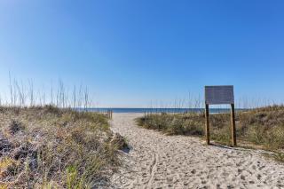 Walk to Hilton Head Island Beach Villa with Balcony - Hilton Head Island - 9
