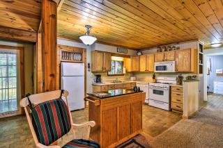 Robbinsville Cabin with Deck 3 Mi to Fontana Lake! - Robbinsville - 5