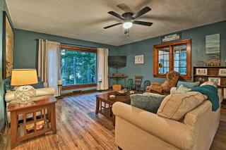 Historic Stone Cottage with Firepit-Walk to Lily Lake - 6