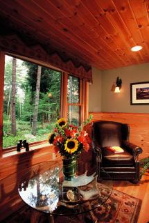 Upscale Fryeburg Cabin Hot Tub and Billiards Table! - 7