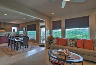 Chic Villa with Infinity Pool 10 Mi to Downtown! - Austin - 8