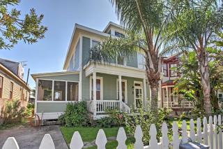 Historic Galveston Hideaway, Walk to the Beach! - 3