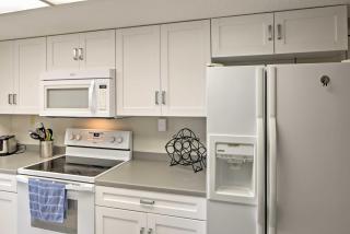 Family-Friendly Condo with Ocean View, Walk to Beach! - 3