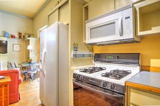 Charming Saugatuck Condo with Private Deck and Grill! - 4