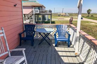 Walk to Gulf Surfside Beach Home with Deck - Surfside Beach - 8