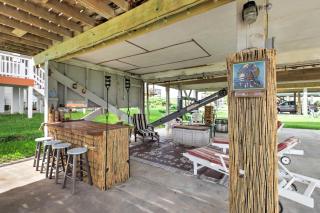 Walk to Gulf Surfside Beach Home with Deck - Surfside Beach - 5