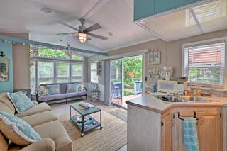 Middle Bass Island Escape Resort Pool and Bar! - 5