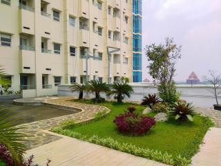 Spacious and Modern Studio Apartment at Atlanta Residences By Travelio - Depok - 4
