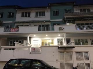 Island Hostel, Bayan Lepas Airport - Bayan Lepas - 2