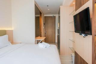 Elegant Studio Apartment at Tree Park City Cikokol By Travelio - 1