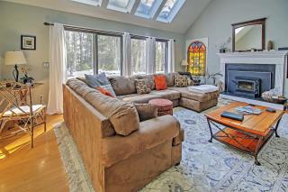 Peaceful Goshen Cottage with Screened Porch and Views! - 4