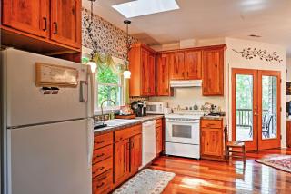 Cozy Scottsville Cottage with River Views and Gazebo! - 3