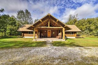 Valders Log Home near EEA Air Show and Sheboygan! - Valders - 0