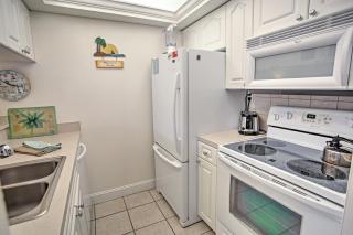 Sanibel Island Studio Pool Access, Walk to Beach - Sanibel - 1