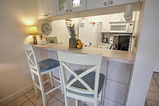Sanibel Island Studio Pool Access, Walk to Beach - Sanibel - 3
