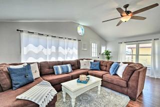 Beachy Lavallette Cottage with Outdoor Shower, Patio - 7