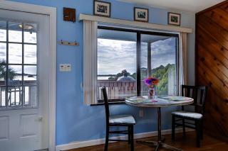 Waterfront Cedar Key Duplex Home Grill and Dock! - 8