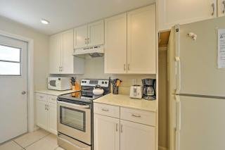 Resort Condo with Balcony and Stunning Ocean Views! - Marco Island - 5