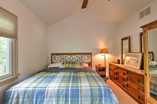 Cozy Union Pier House with Hot Tub, Deck and Backyard! - Union Pier - 1