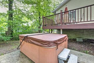 Hot Tub, Deck and Backyard Cozy Union Pier House! - 8