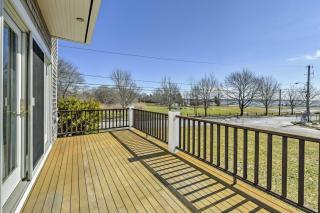 Multi-Level Marion House Loft, Deck and Ocean Views - Marion - 0