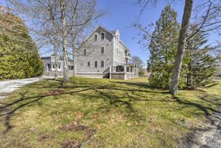 Multi-Level Marion House Loft, Deck and Ocean Views - Marion - 9
