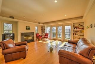 Multi-Level Marion House Loft, Deck and Ocean Views - Marion - 8