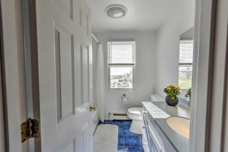 Multi-Level Marion House Loft, Deck and Ocean Views - Marion - 2